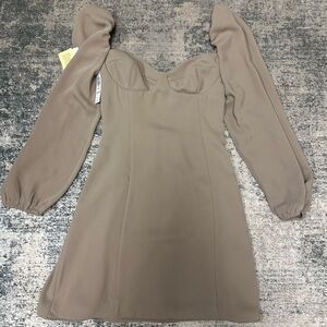 NWT Aritzia Wilfred Novella Taupe Long-Sleeve Sweetheart Mini Dress